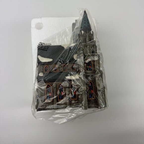 Heartland Valley Village Porcelain Lighted Cathedral Gothic Christmas Church 10" - Picture 6 of 8